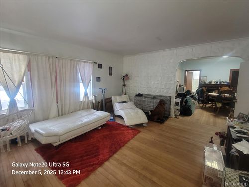 407 S Oakley St, Saginaw, MI, 48602-2358 | Card Image