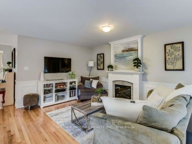 75 Finney Terr, House attached with 3 bedrooms, 3 bathrooms and 1 parking in Milton ON | Image 5