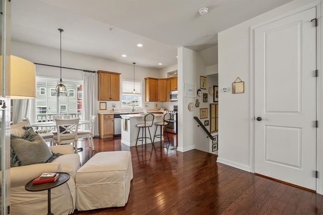 302 Osona Ln, Townhouse with 3 bedrooms, 3 bathrooms and 2 parking in Mars PA | Image 7