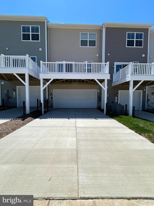 71 Swan Field Ave, RANSON, WV, 25438-4612 | Card Image