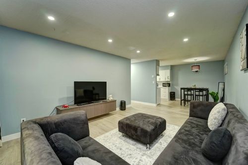 202-33450 George Ferguson Way, Abbotsford, BC, V2S2L8 | Card Image