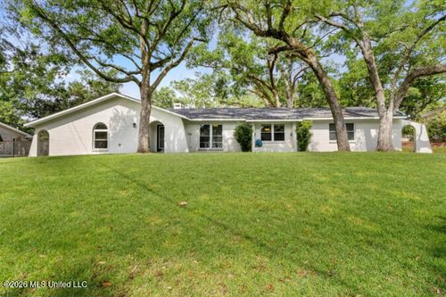 5913 David Davis Pl, Ocean Springs, MS, 39564-2661 | Card Image