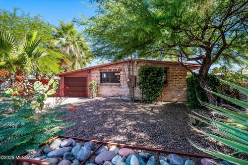 4631 E Bellevue St, Tucson, AZ, 85712-4645 | Card Image