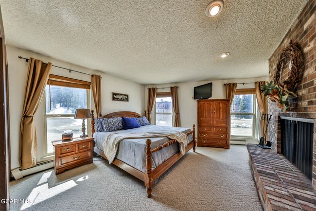 Ample amounts of natural light | Image 29