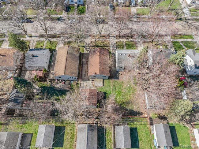 18949 Kenosha St, House other with 3 bedrooms, 2 bathrooms and null parking in Harper Woods MI | Image 23