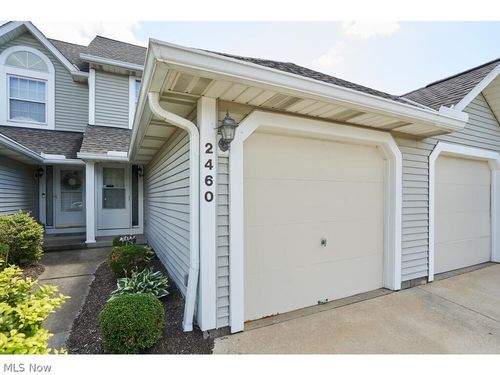 2460 Wrens Dr S, Stow, OH, 44224-1973 | Card Image
