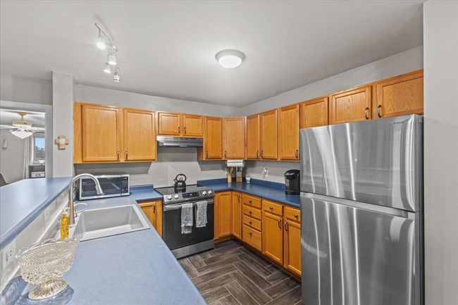 APT-400 - 409 Farrell St, Condo with 2 bedrooms, 2 bathrooms and null parking in South Burlington VT | Image 12