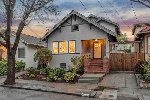 382 382 50th St, Oakland, CA, 94609 | Card Image