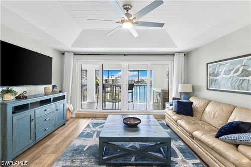 302-9101 Vanderbilt Dr, NAPLES, FL, 34108-2368 | Card Image