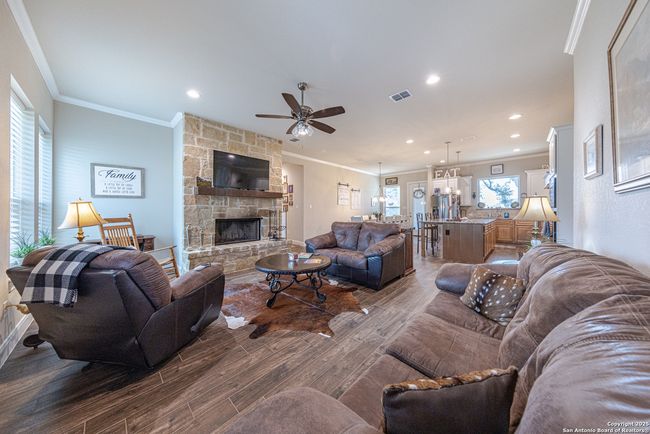 200 S Calvin Barrett, House other with 3 bedrooms, 2 bathrooms and null parking in Blanco TX | Image 4