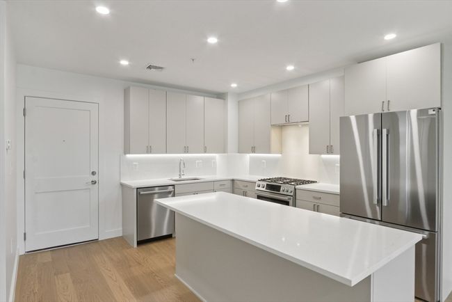 STE-306 - 256 Dorchester St, Condo with 2 bedrooms, 2 bathrooms and null parking in Boston MA | Image 6