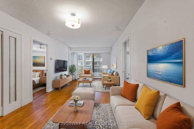 1502 - 20 Blue Jays Way, Condo with 3 bedrooms, 2 bathrooms and null parking in Toronto ON | Image 4