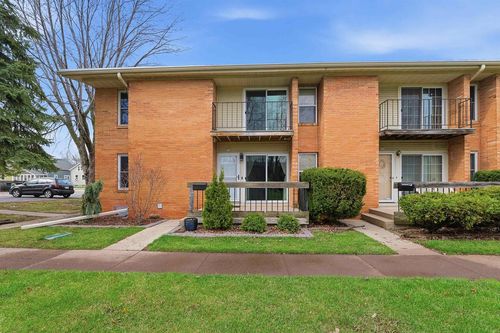 733 W 9th Ave, OSHKOSH, WI, 54902-6371 | Card Image