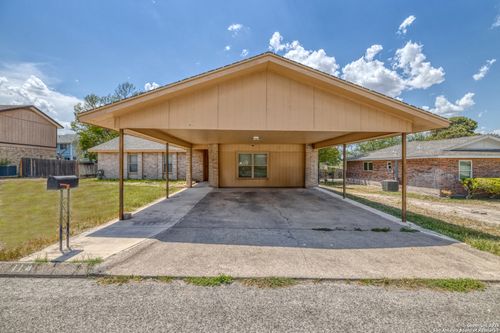 114 Kim Dr, Del Rio, TX, 78840-2932 | Card Image