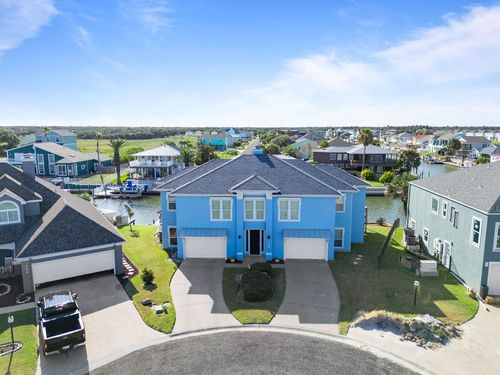 205 Sandy Cv, Rockport, TX, 78382-9772 | Card Image