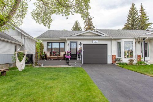 4731 49a Ave, Lacombe, AB, T4L1N4 | Card Image