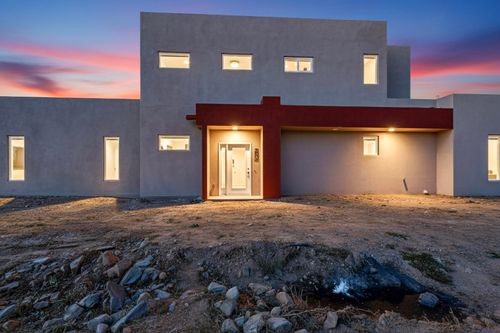 2804 Camino Mendoza, Santa Fe, NM, 87507 | Card Image