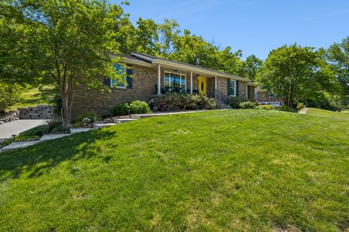 808 Rodney Dr, Nashville, TN, 37205-3056 | Card Image
