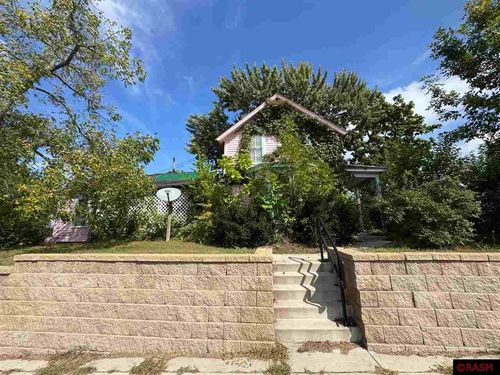 315 Bridge St, Le Sueur, MN, 56058-1815 | Card Image