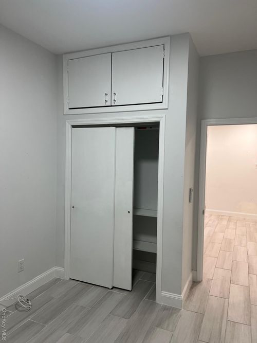 2r-102 Northern Blvd, Corona, NY, 11368-1138 | Card Image