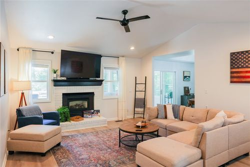 22 Penrith Dr, Bella Vista, AR, 72714-4533 | Card Image