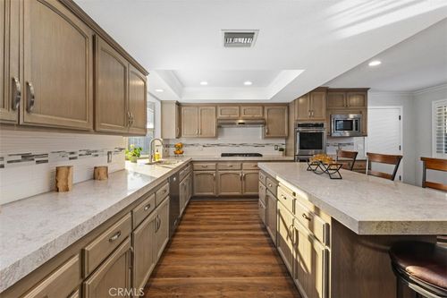 16550 Redwood Cir, Fountain Valley, CA, 92708-2320 | Card Image