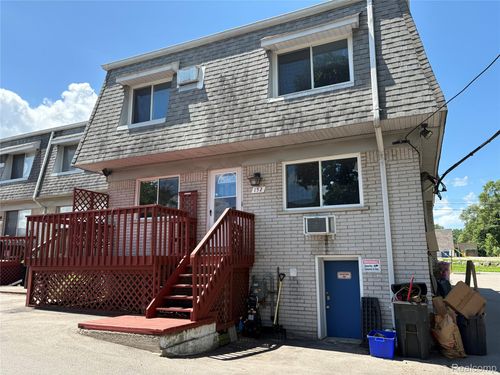 1-152 Ladd Rd, Walled Lake, MI, 48390-3333 | Card Image