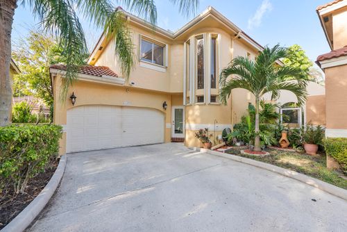 11377 Lakeview Dr, Coral Springs, FL, 33071-6332 | Card Image