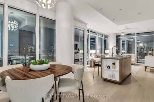 3002-488 University Ave, Toronto, ON, M5G0C1 | Card Image