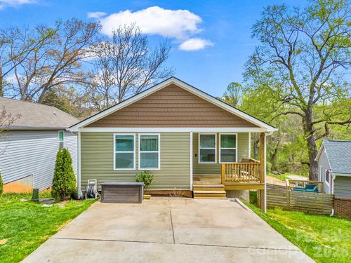 9 Shadowlawn Dr, Asheville, NC, 28806-1279 | Card Image