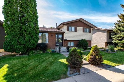 83 Stevenson St Se, House detached with 4 bedrooms, 2 bathrooms and 2 parking in Medicine Hat AB | Image 1