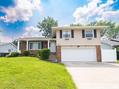 2114 Marigold Dr, Pekin, IL, 61554-1933 | Card Image