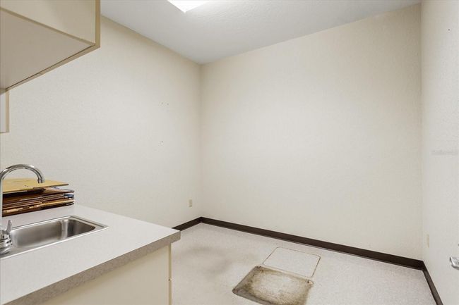 Patient Room 3 | Image 18