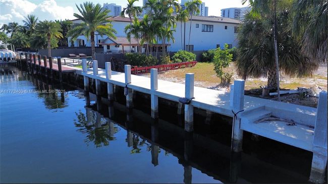 460 Holiday Dr, House other with 7 bedrooms, 10 bathrooms and null parking in Hallandale Beach FL | Image 18