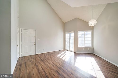 14e-7012 Irwell Ln, ALEXANDRIA, VA, 22315-4893 | Card Image