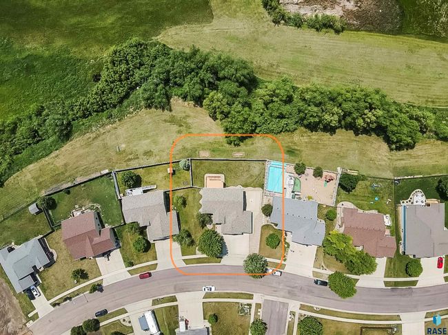 1313 W Creekside Dr, House other with 5 bedrooms, 3 bathrooms and null parking in Brandon SD | Image 33