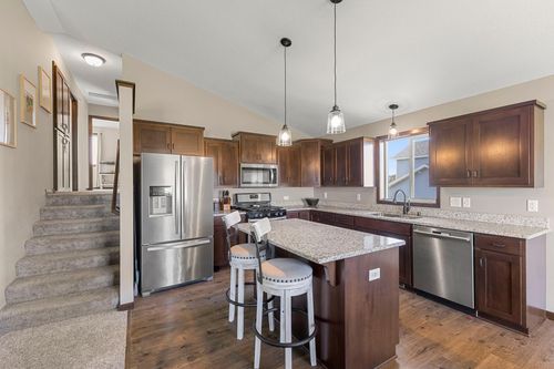 1101 8th Ave Sw, Isanti, MN, 55040-6926 | Card Image