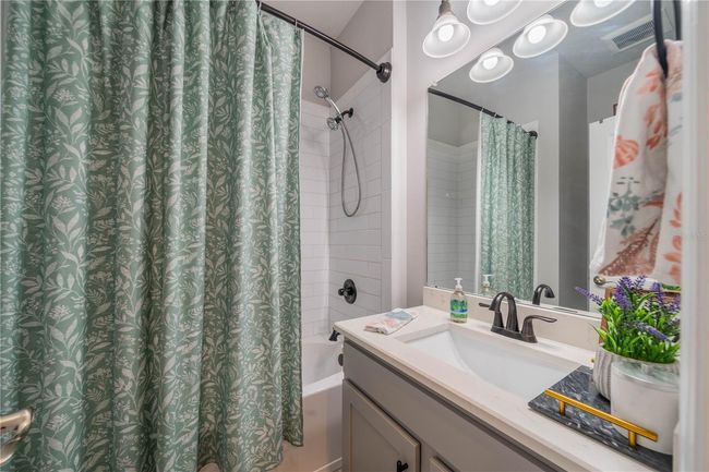 5538 Spanish Moss Cv, House other with 3 bedrooms, 2 bathrooms and null parking in BRADENTON FL | Image 9