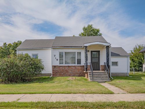 719 Garfield Ave, Moberly, MO, 65270-3547 | Card Image