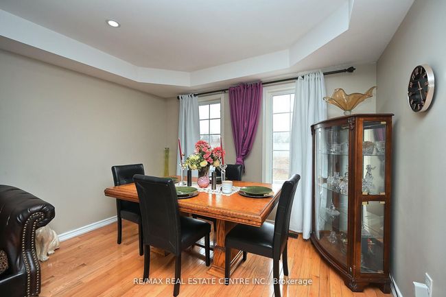 39 Decker Hollow Cir, House attached with 3 bedrooms, 6 bathrooms and 2 parking in Brampton ON | Image 5