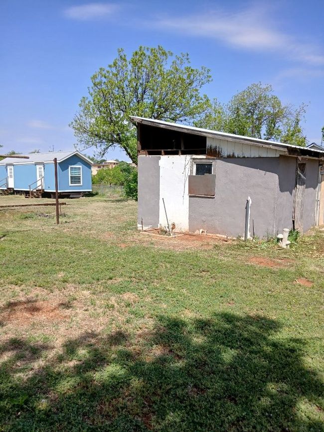 108 Yantis St, House other with 2 bedrooms, 2 bathrooms and null parking in Sweetwater TX | Image 13