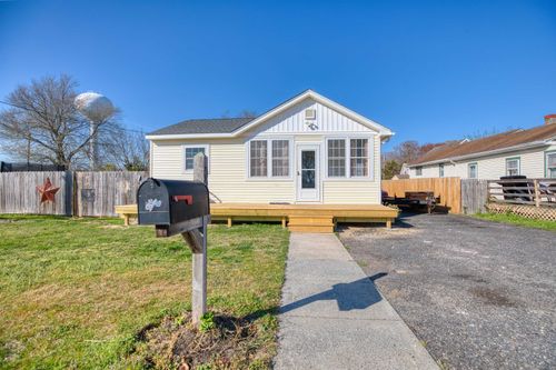 9 E Florida Ave, Villas, NJ, 08251-3104 | Card Image