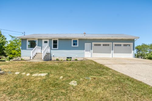 20106 Lake Montcalm Rd, Howard City, MI, 49329-9027 | Card Image