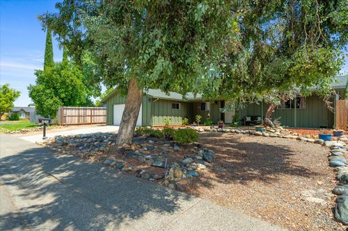 4215 Oro St, Redding, CA, 96001-2933 | Card Image