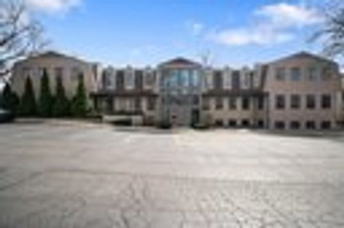 102-2000 Larkin Ave, Elgin, IL, 60123-5879 | Card Image