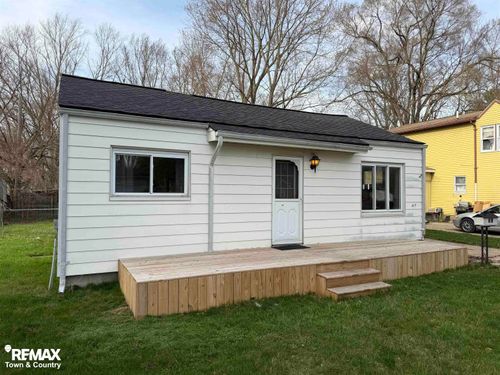 415 Oak St, Mount Morris, MI, 48458-1930 | Card Image