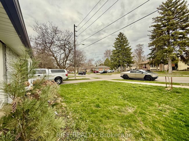 38 Aurora Heights Dr, House other with 3 bedrooms, 2 bathrooms and 2 parking in Aurora ON | Image 17