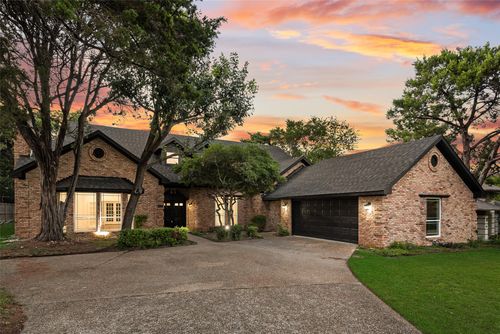 811 Cobblestone Court, Cedar Hill, TX, 75104 | Card Image