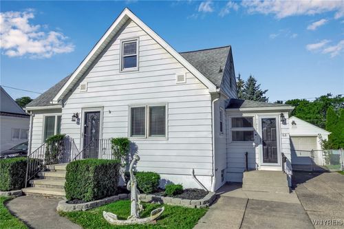 62 Warren Ave, West Seneca, NY, 14224-3010 | Card Image