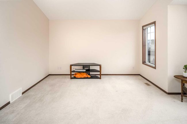 109 St Moritz Place Sw, House other with 3 bedrooms, 3 bathrooms and 4 parking in Calgary AB | Image 15